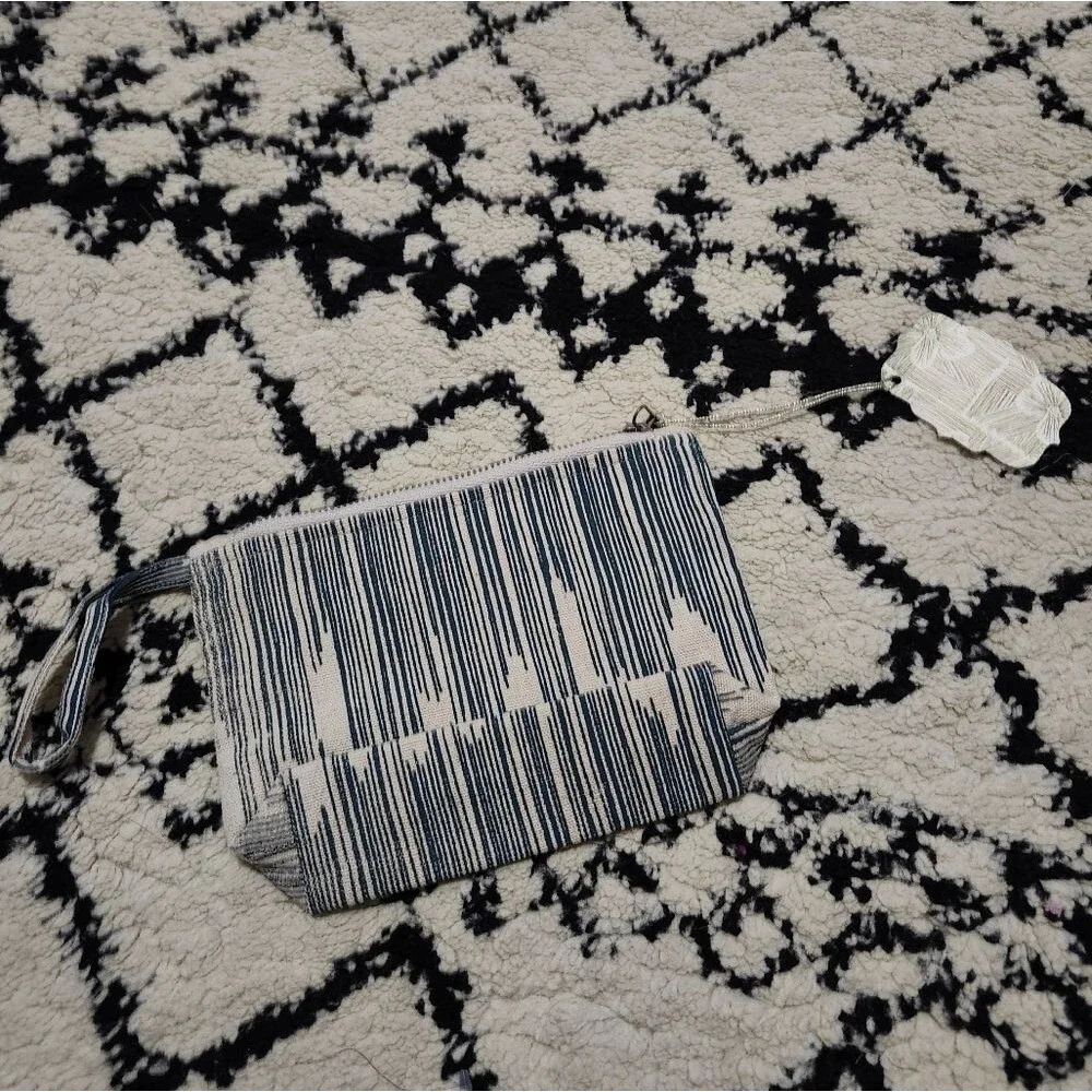 N/A stylish clutch